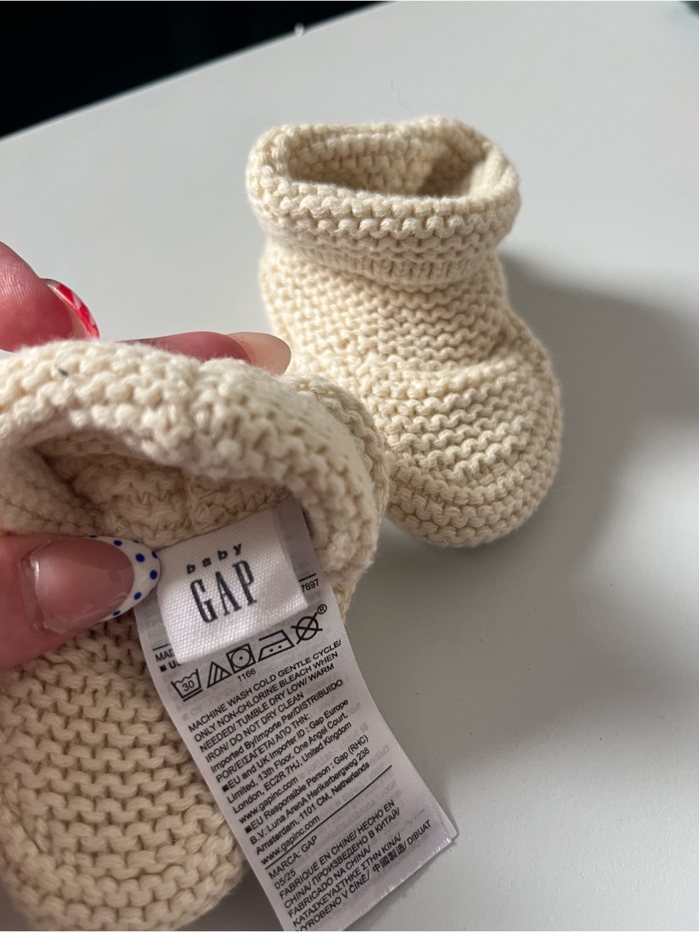 GAP Cream Knit Baby Booties